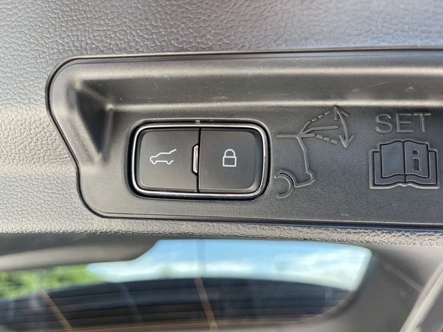 Used 2023 Ford Explorer XLT w/ Equipment Group 202A AWD/4WD image 16