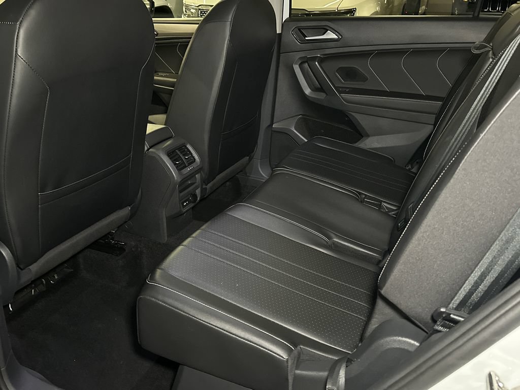 Used 2024 Volkswagen Tiguan Wolfsburg Edition FWD image 18
