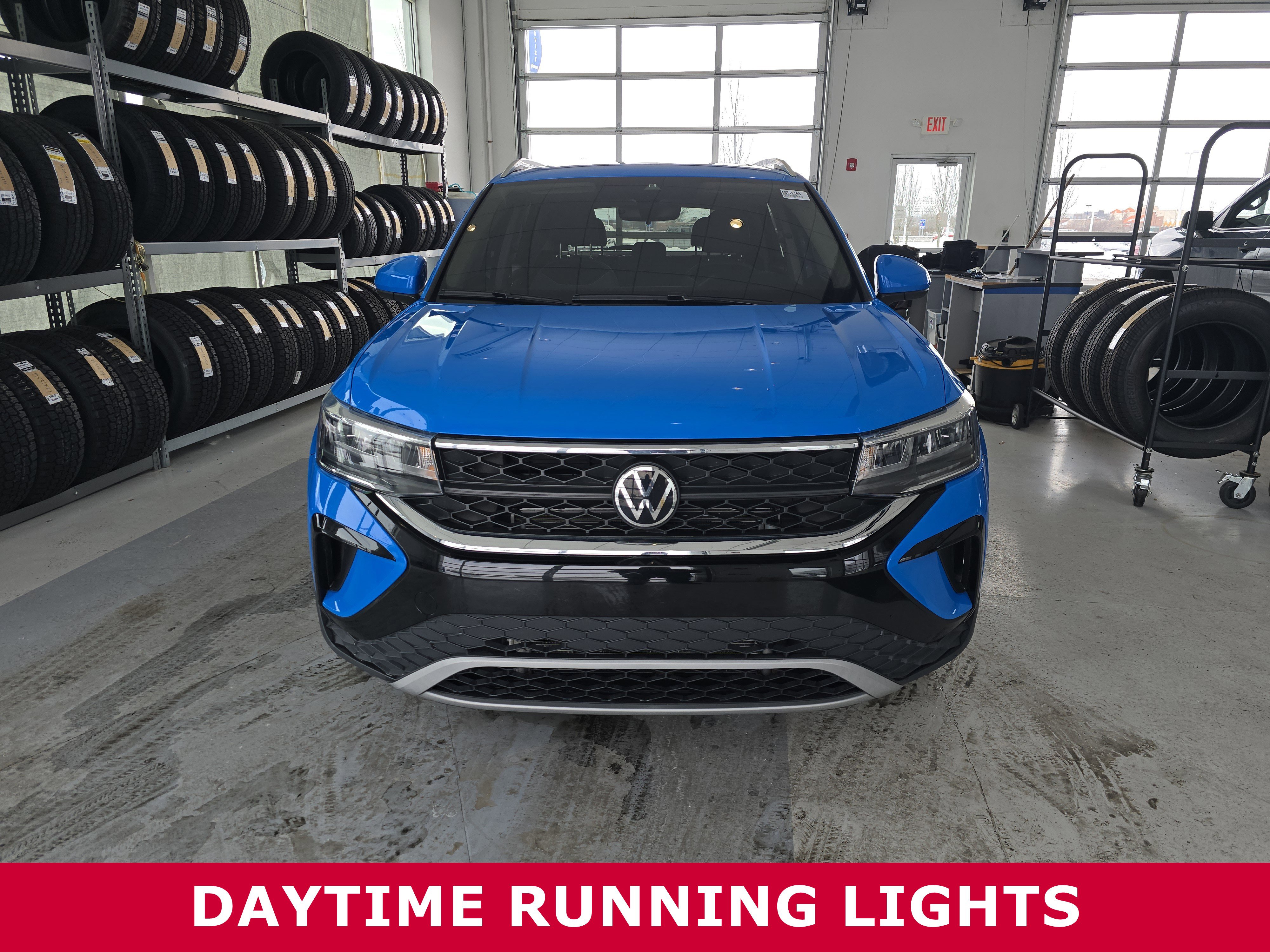 Used 2023 Volkswagen Taos SE image 2