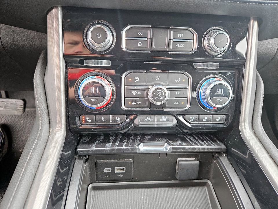 Used 2023 GMC Yukon Denali image 25