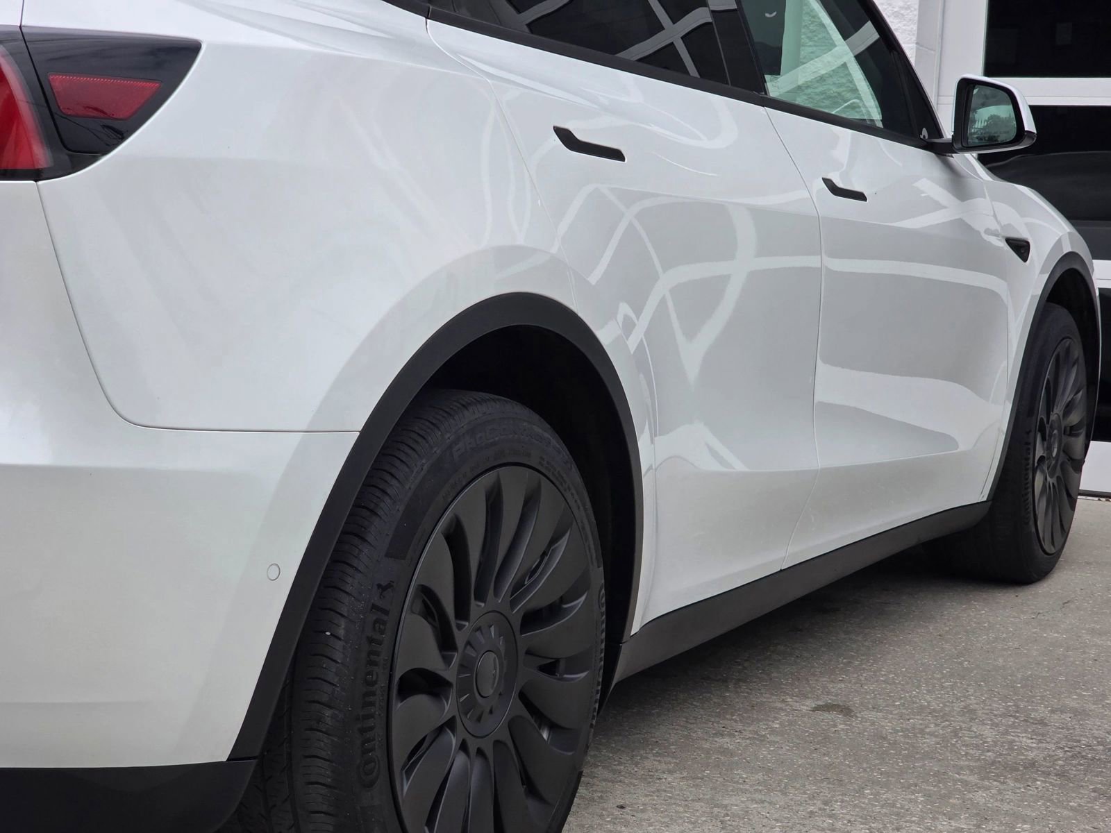 Used 2021 Tesla Model Y Long Range AWD/4WD image 40