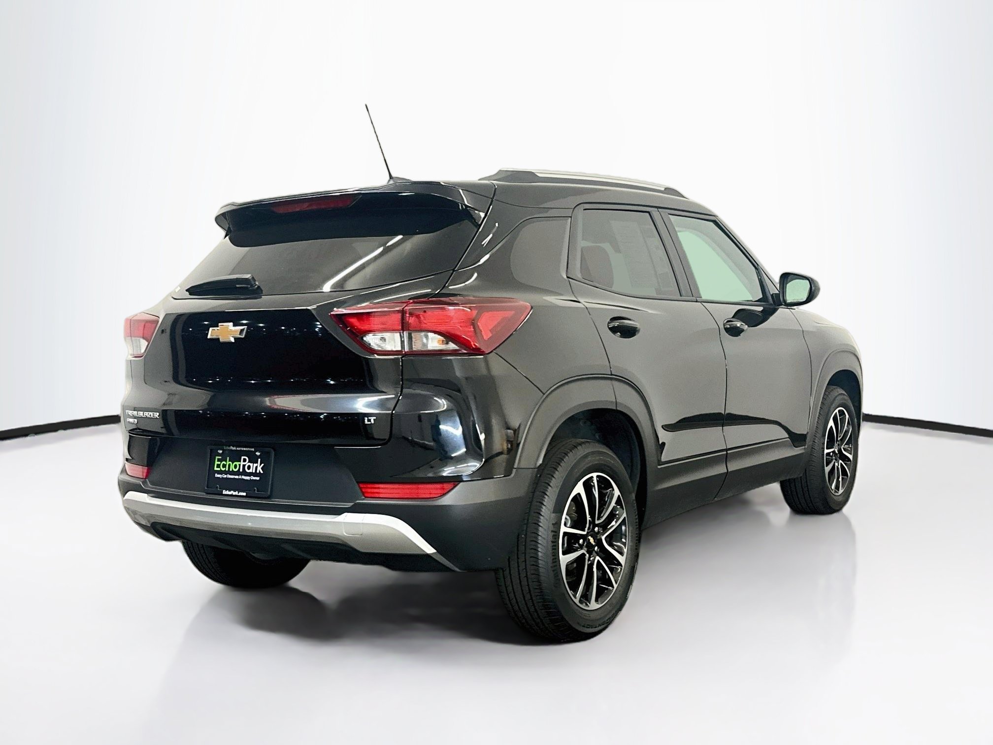 Used 2025 Chevrolet TrailBlazer LT AWD/4WD image 9