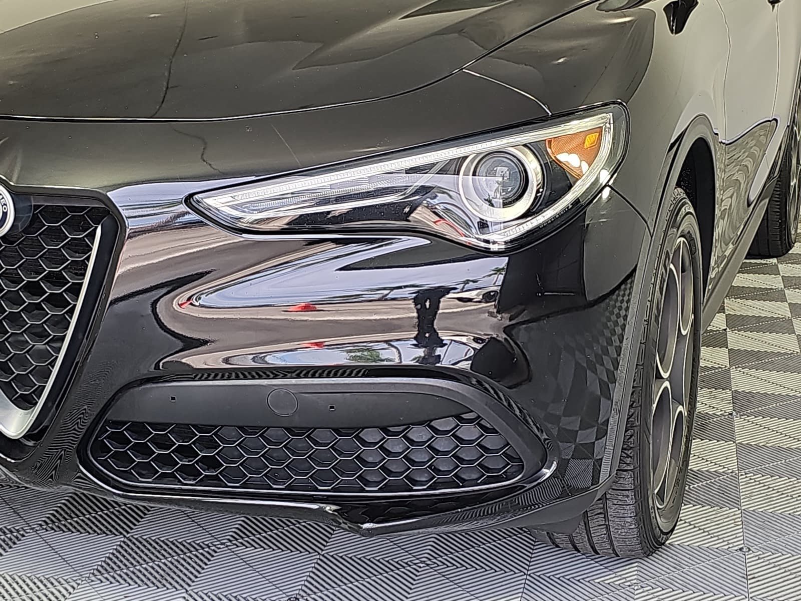 Used 2018 Alfa Romeo Stelvio Sport w/ Quick Order Package 22J Sport AWD/4WD image 29