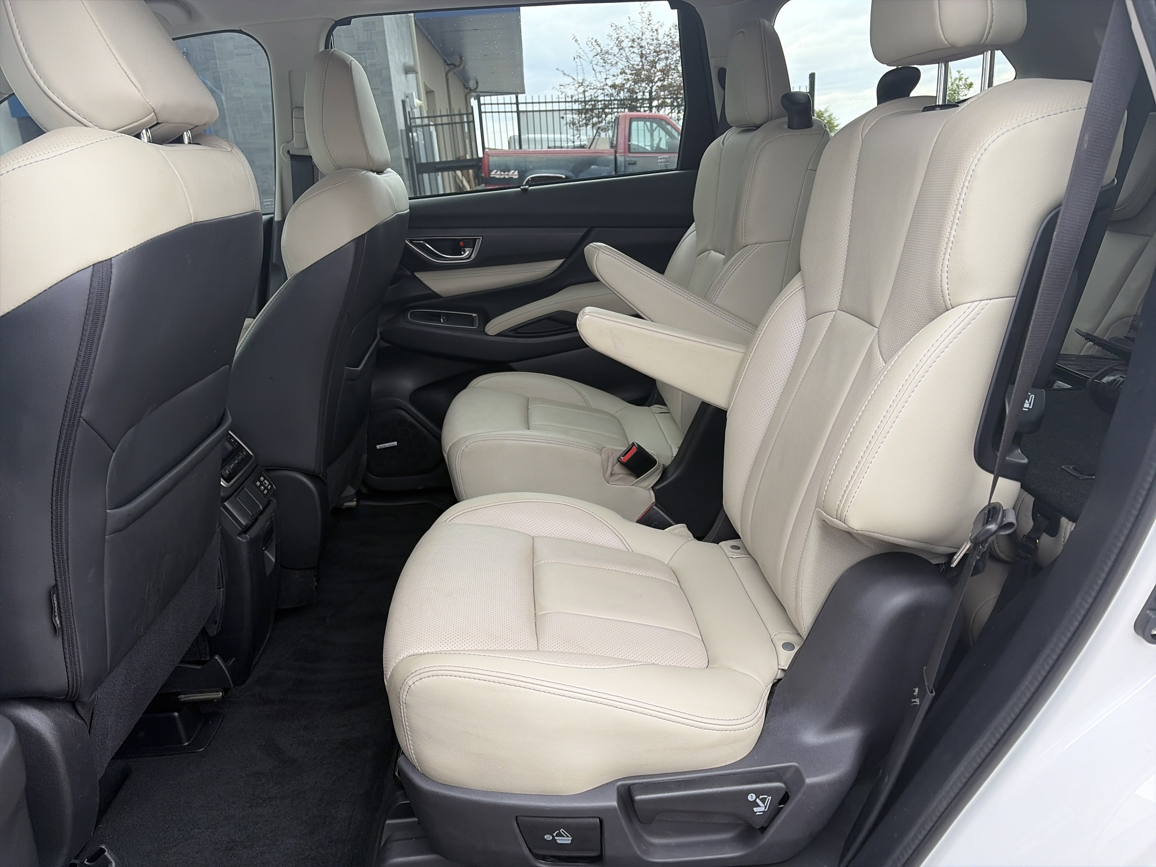 Used 2024 Subaru Ascent Limited w/ Technology Package AWD/4WD image 22