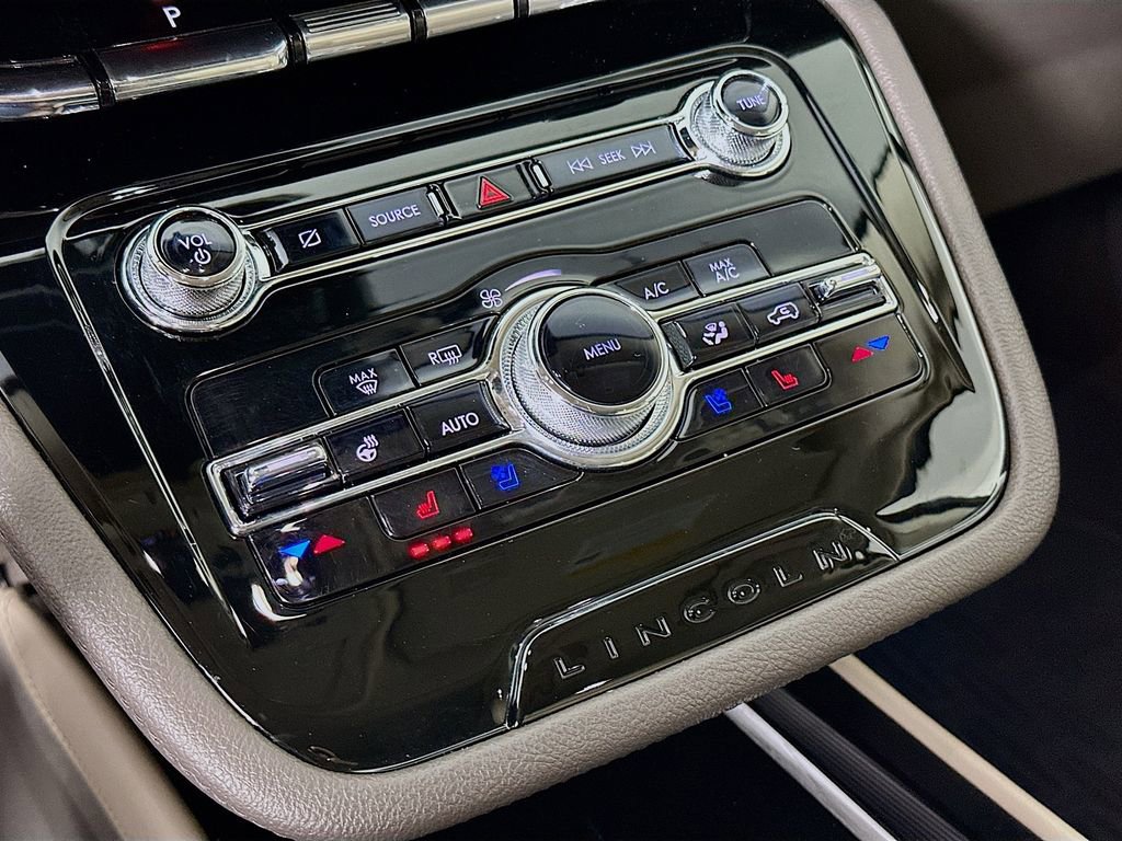 Used 2022 Lincoln Corsair Reserve w/ Equipment Group 201A image 21