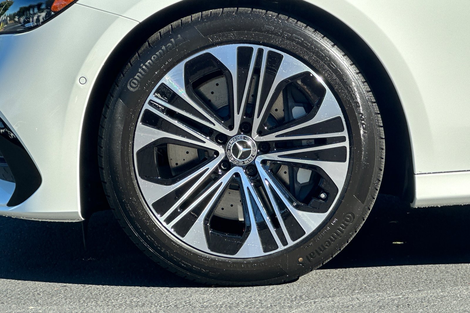 New 2026 Mercedes-Benz E 450 4MATIC Sedan image 25