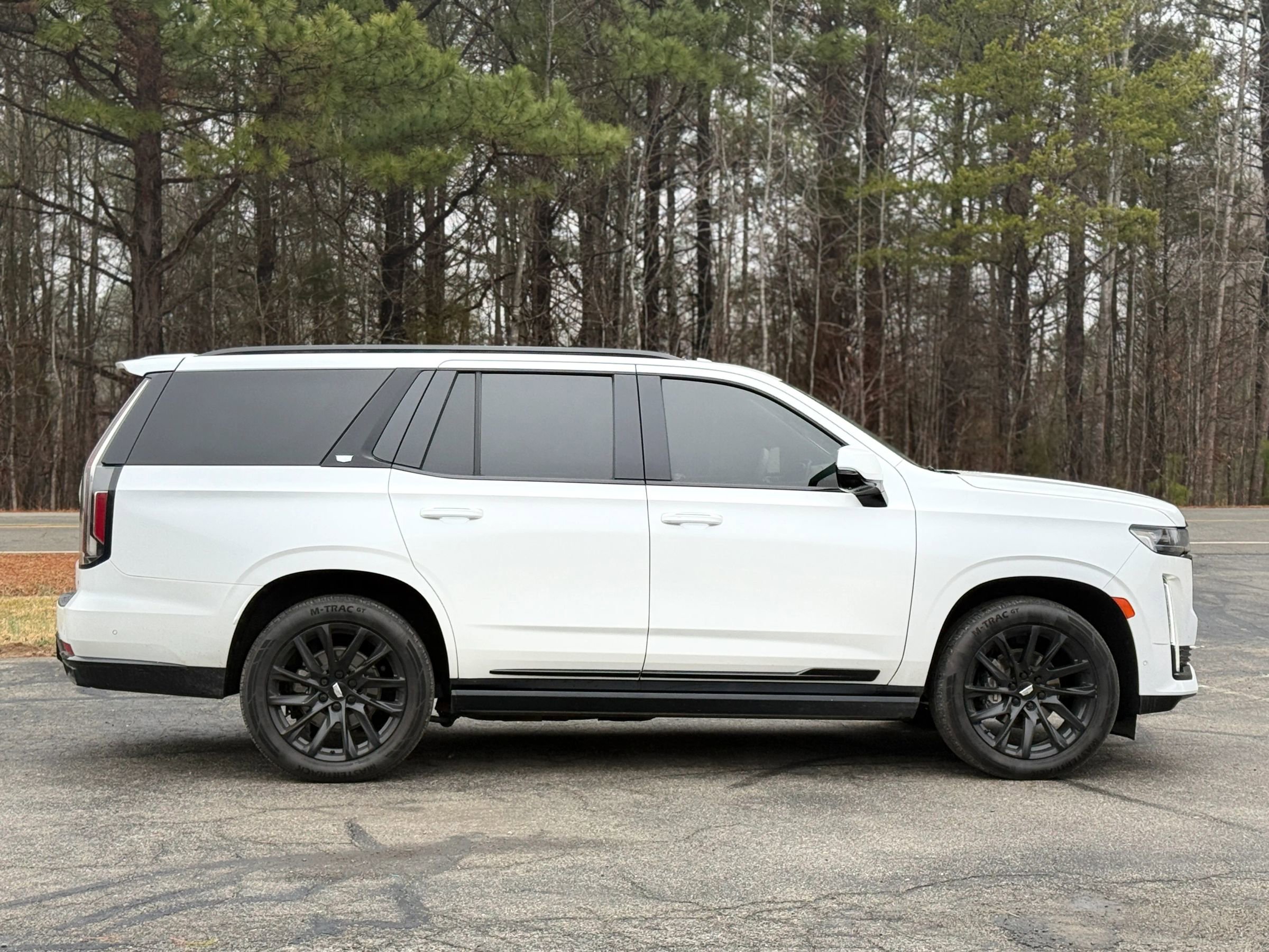 Used 2021 Cadillac Escalade Sport w/ Driver Assist Tech Package AWD/4WD image 4