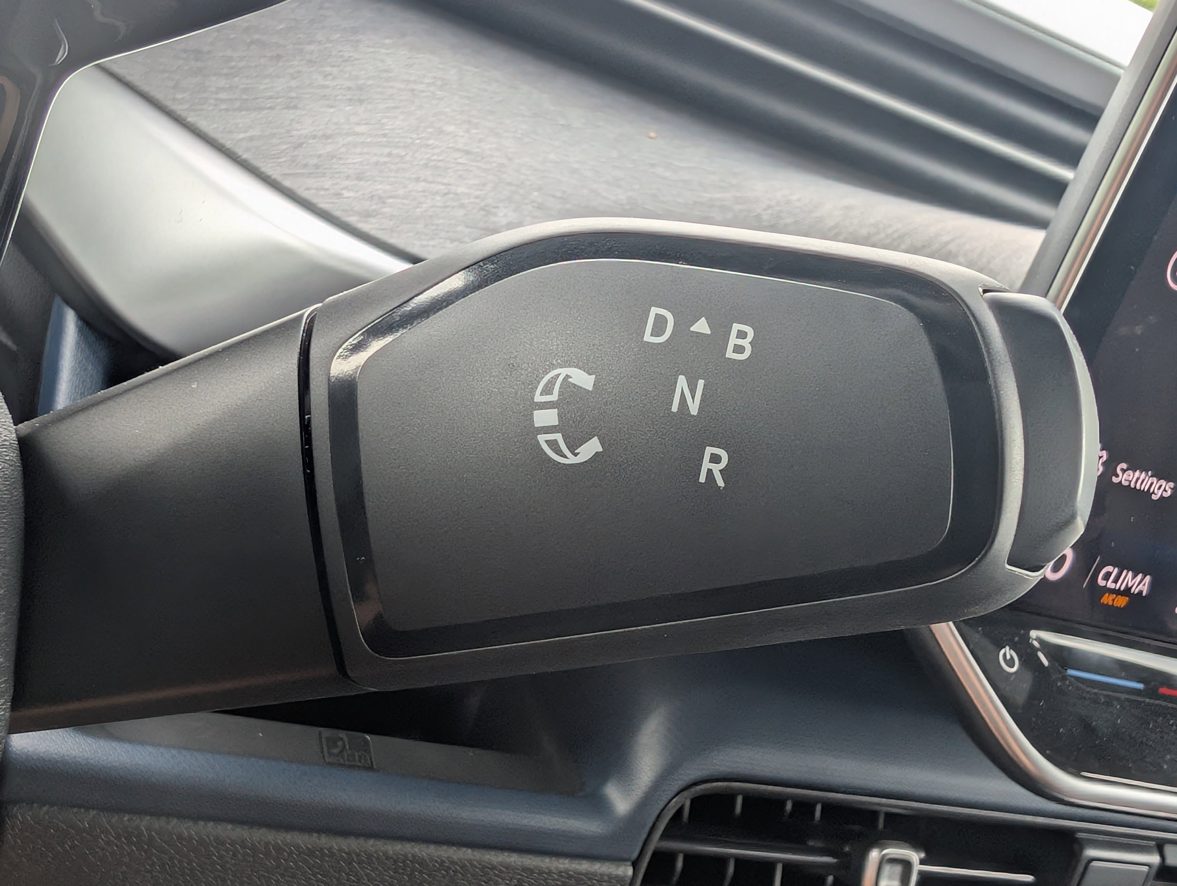 Used 2025 Volkswagen ID. Buzz Pro S RWD image 31