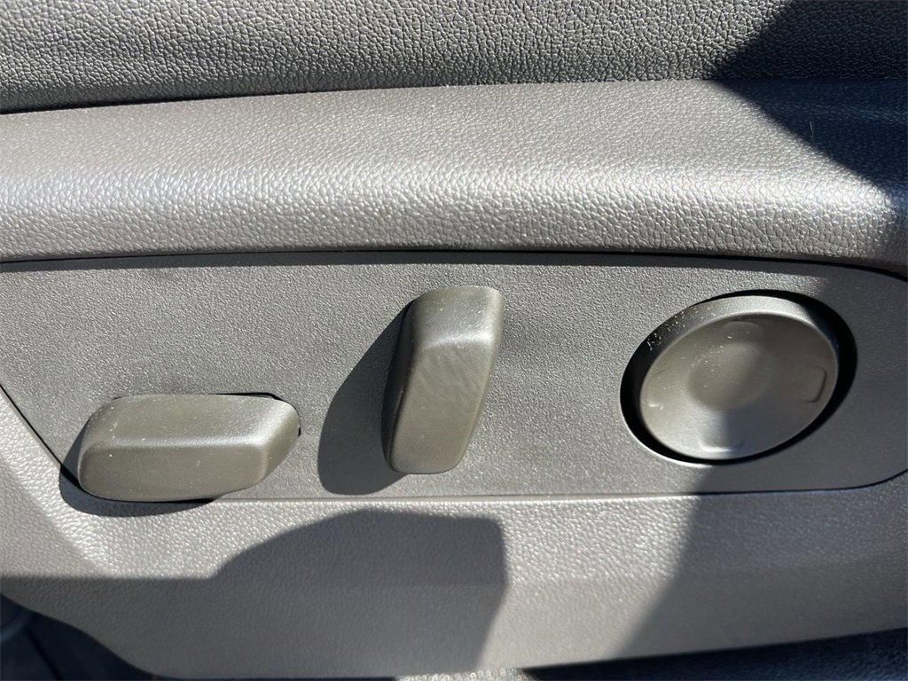 New 2025 Chevrolet Suburban Premier image 12