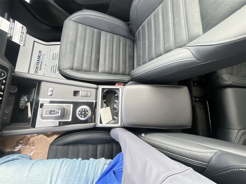 New 2025 Mitsubishi Outlander SE image 21