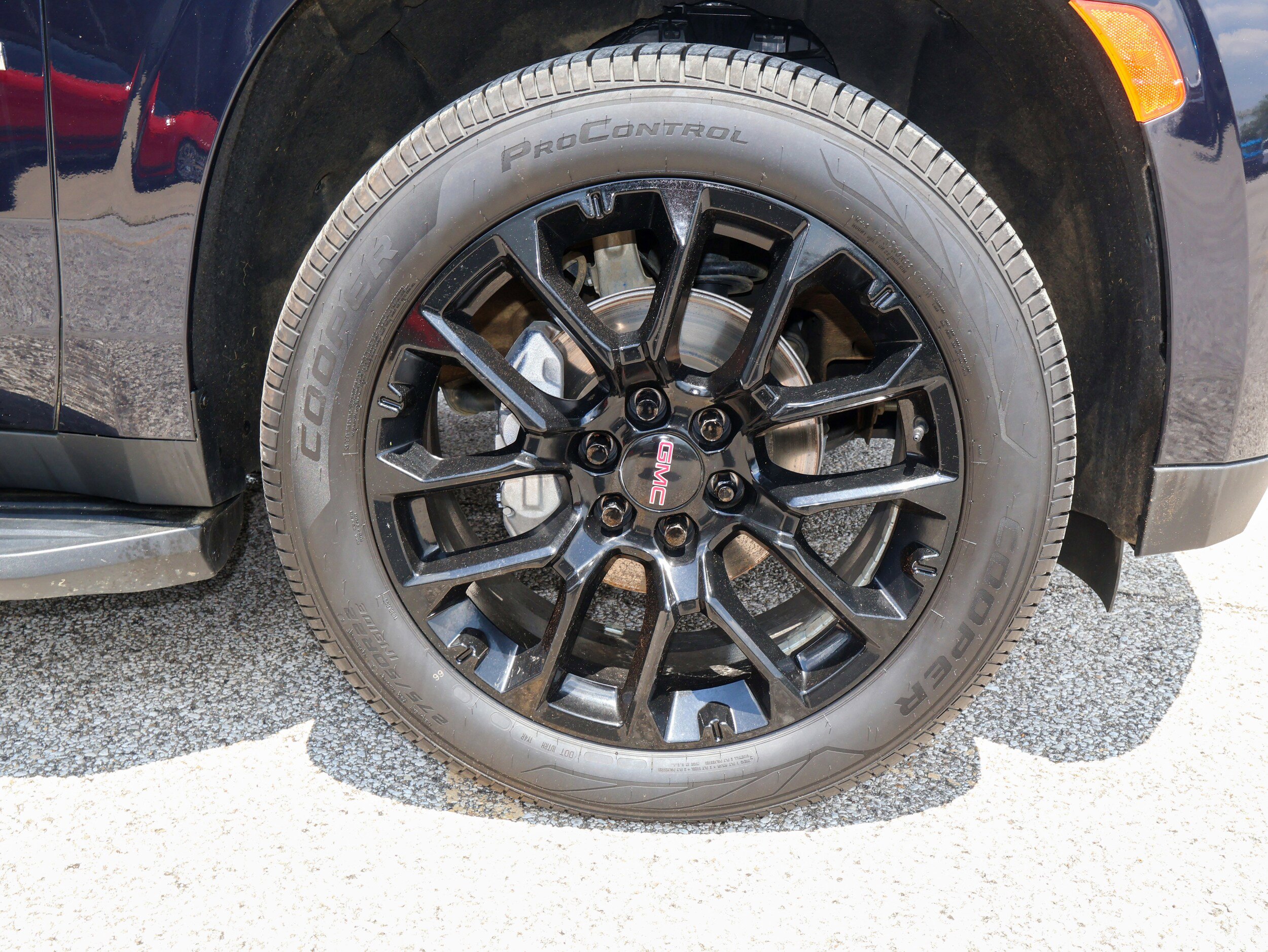 Used 2022 GMC Yukon SLE RWD image 30