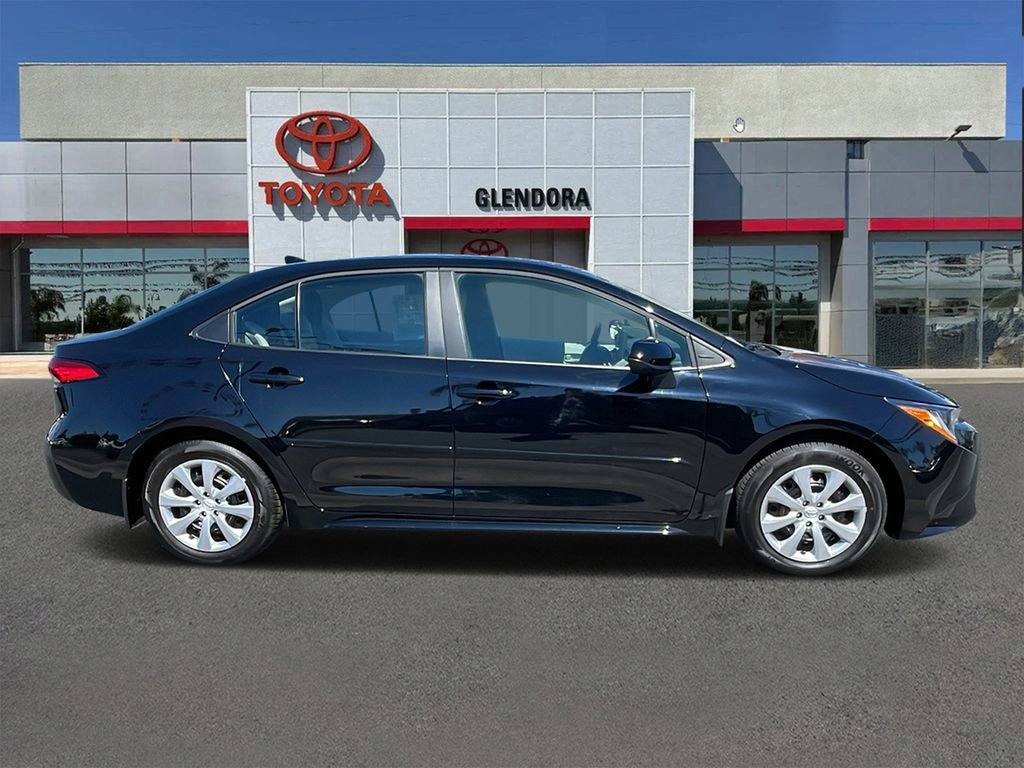 Used 2026 Toyota Corolla LE FWD image 2