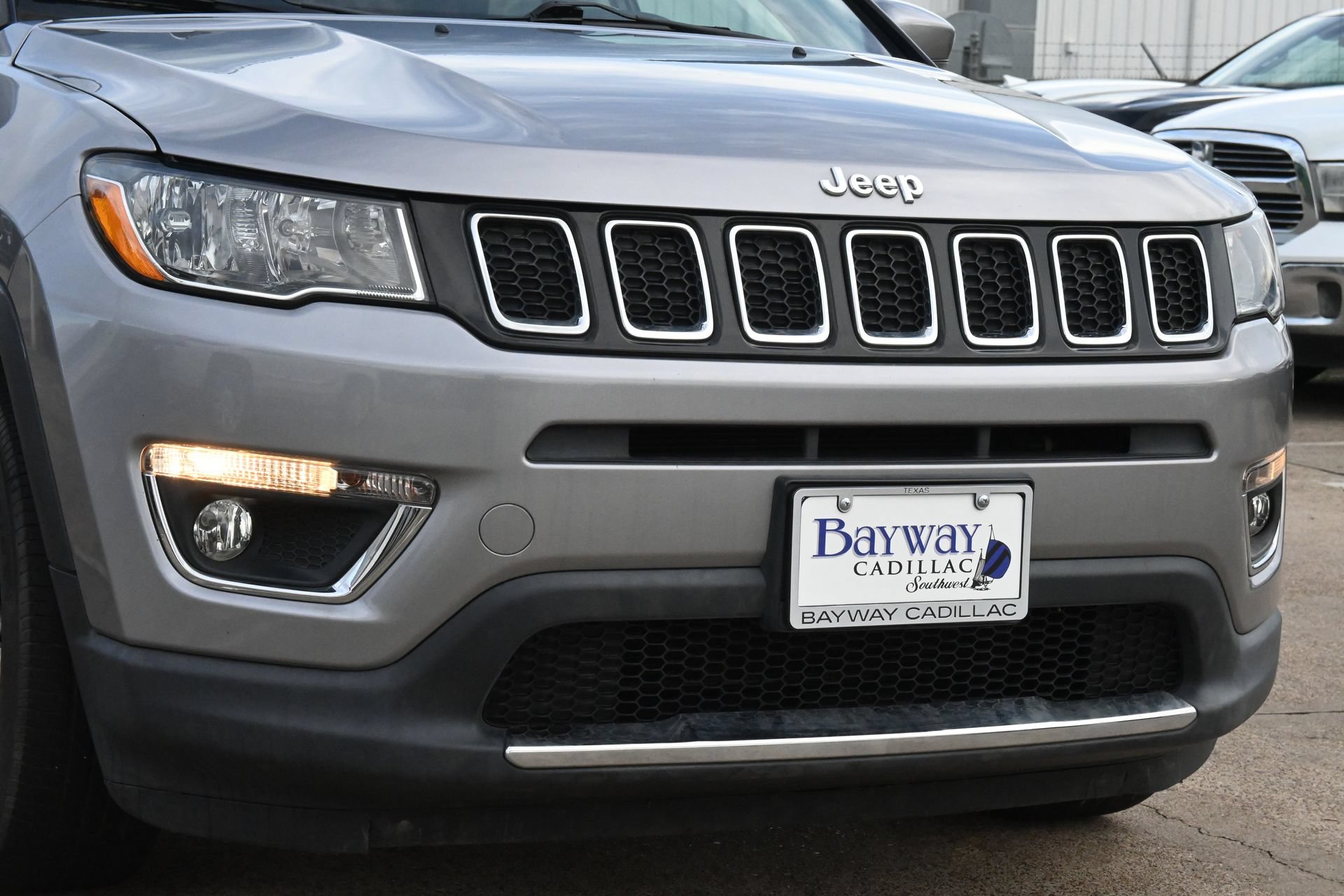 Used 2018 Jeep Compass Limited w/ Navigation Group AWD/4WD image 29