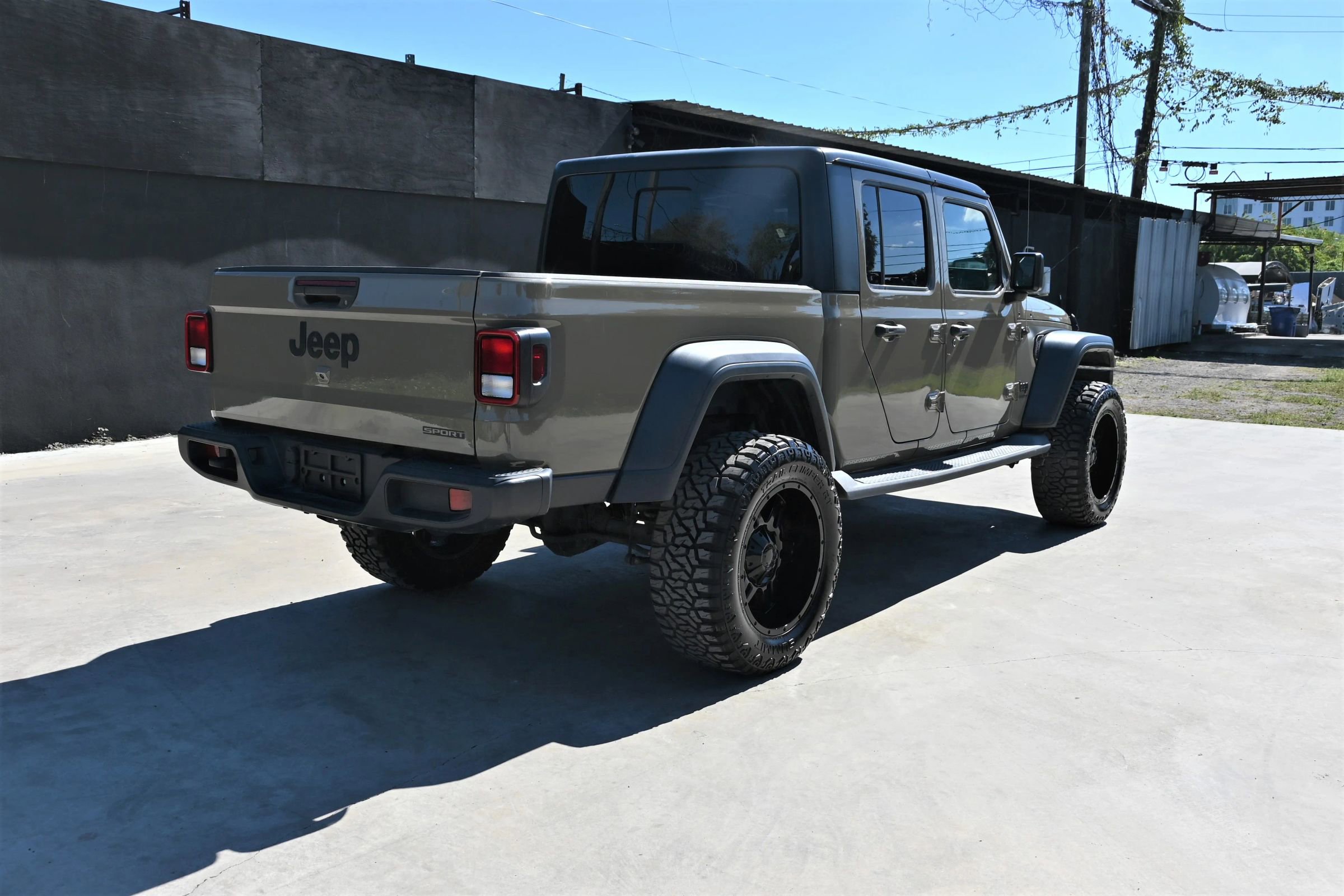 Used 2020 Jeep Gladiator Sport w/ Quick Order Package 24S image 5