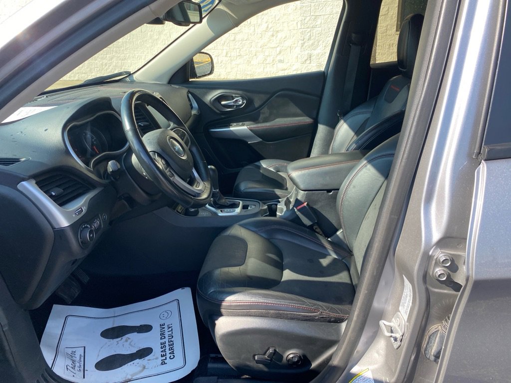 Used 2018 Jeep Cherokee Trailhawk w/ Comfort/Convenience Group image 10