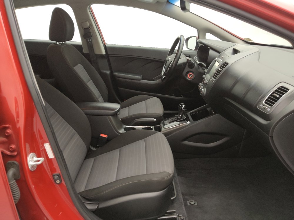 Used 2017 Kia Forte S image 21