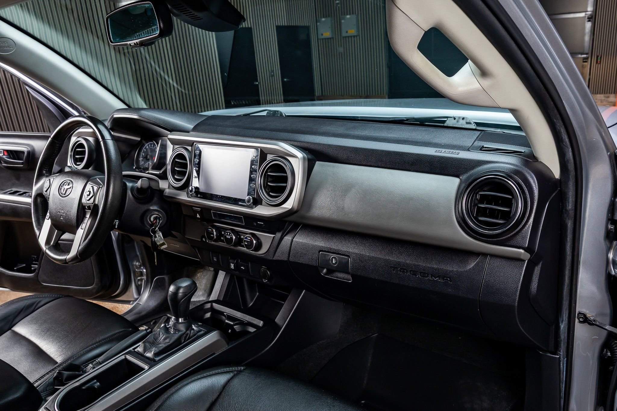 Used 2021 Toyota Tacoma SR5 RWD image 17