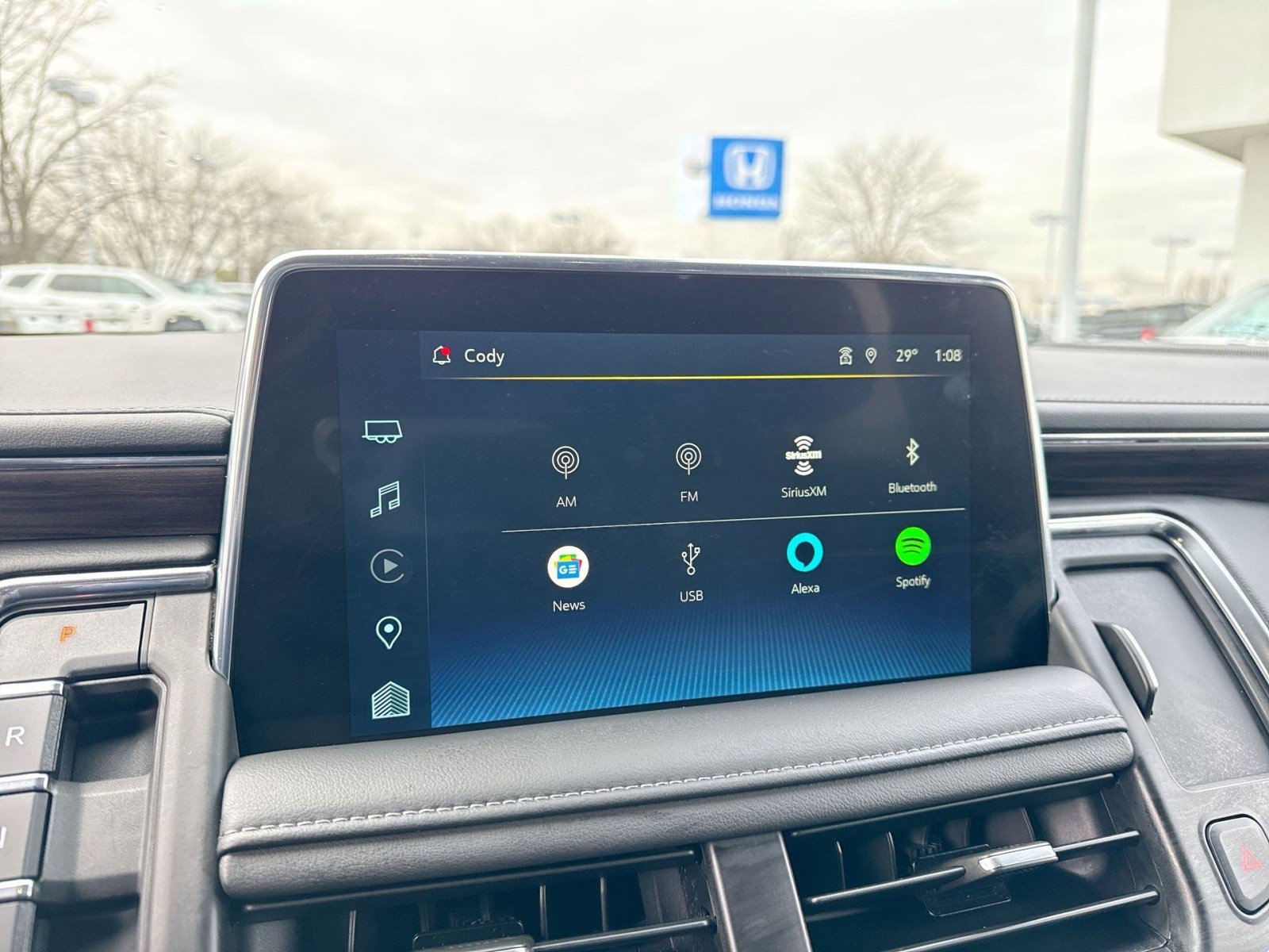 Used 2023 Chevrolet Suburban Z71 image 18