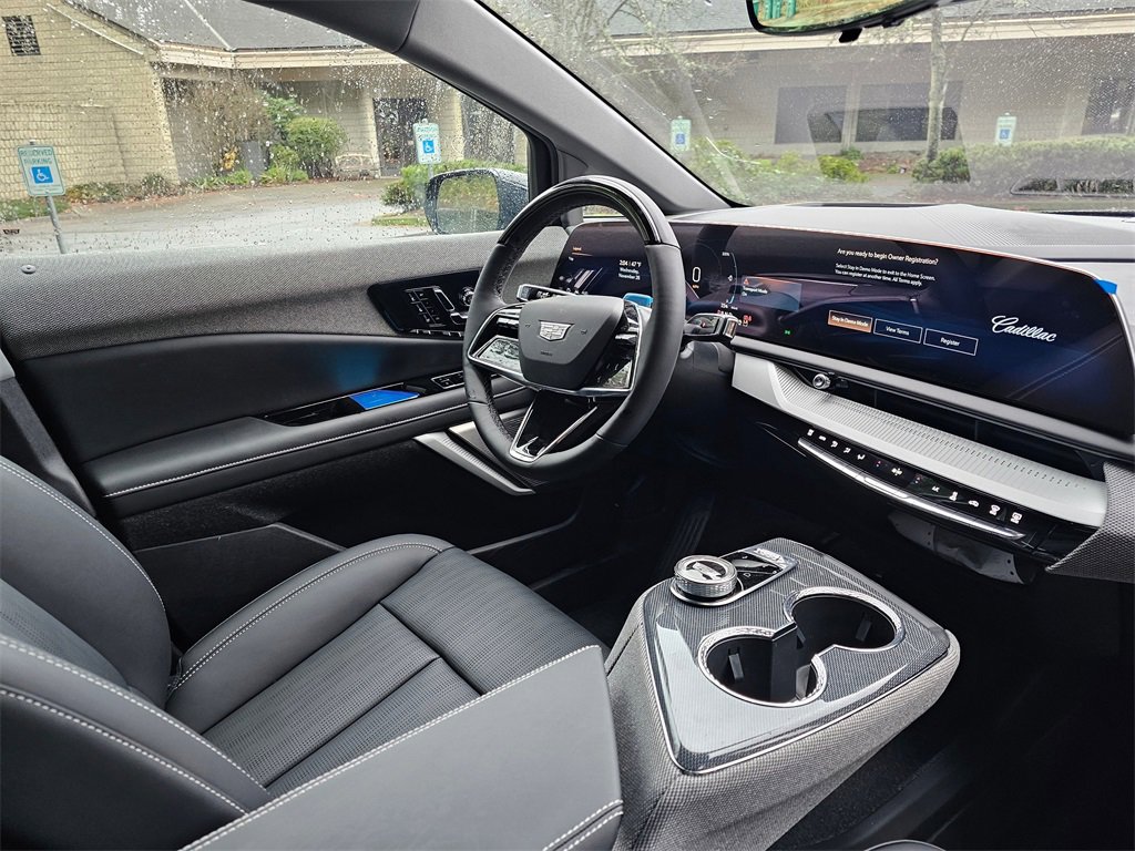 New 2026 Cadillac Optiq Luxury 2 image 8
