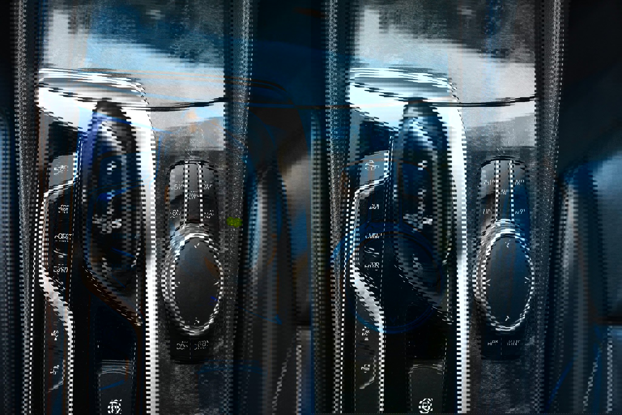 Used 2017 BMW 540i xDrive image 44