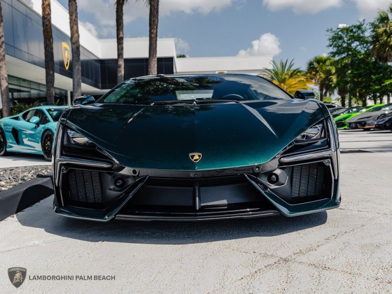 Used 2025 Lamborghini Revuelto image 10
