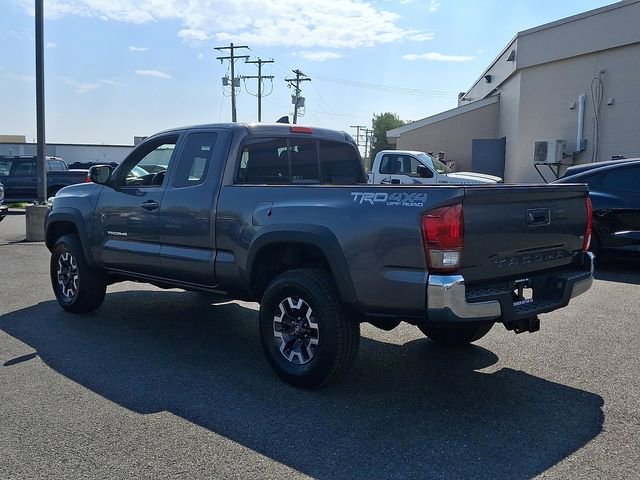 Used 2016 Toyota Tacoma TRD Off-Road w/ Towing Package AWD/4WD image 4