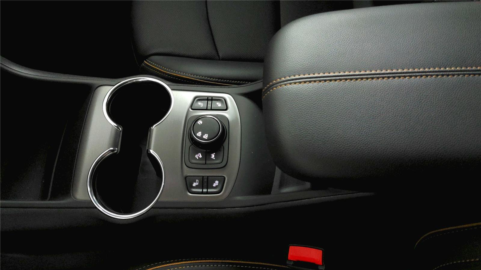 Used 2023 GMC Terrain AT4 AWD/4WD image 15