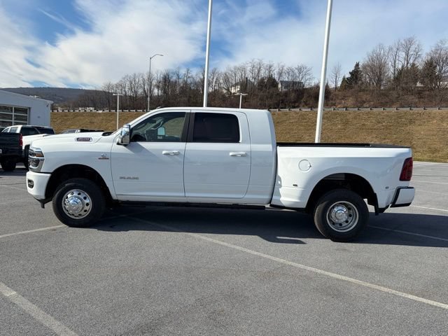 New 2026 RAM 3500 Laramie AWD/4WD image 4