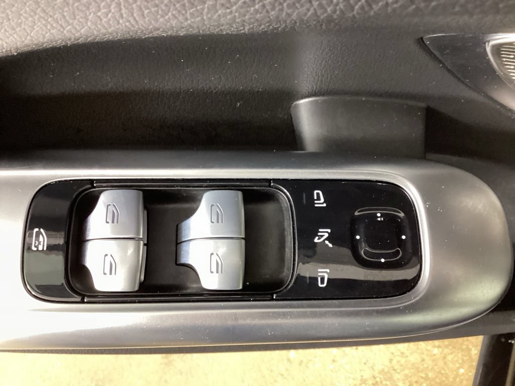 Used 2024 Mercedes-Benz C 300 Sedan w/ AMG Line w/ Night Package image 18