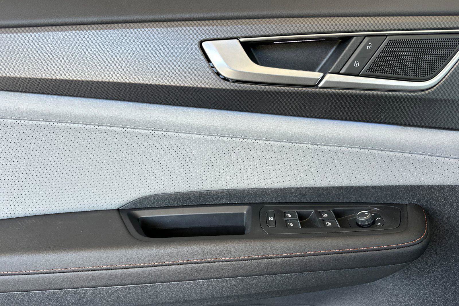 New 2025 Volkswagen Atlas Peak Edition SE image 10