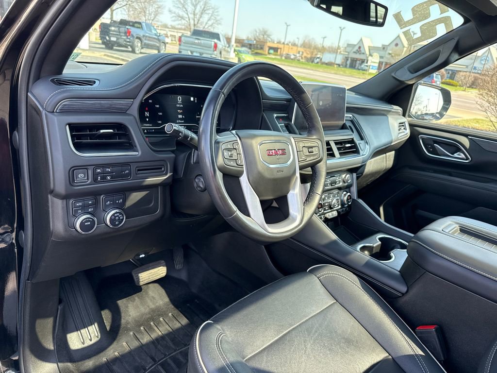 Used 2022 GMC Yukon XL SLT w/ SLT Premium Package image 20