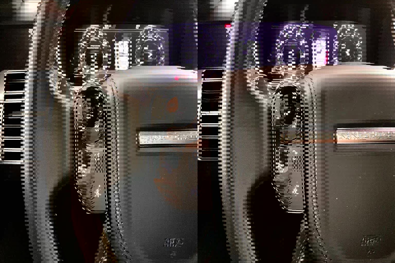 Used 2018 Land Rover Range Rover Supercharged image 22