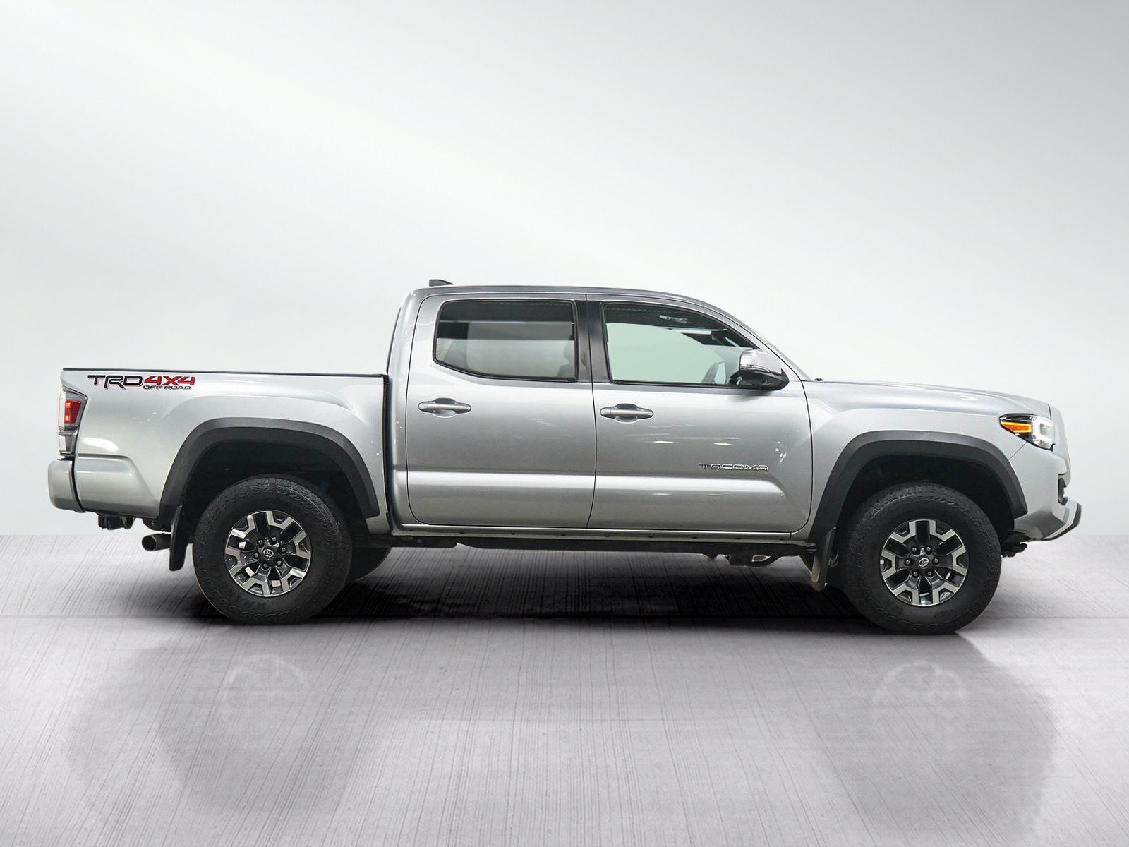 Used 2022 Toyota Tacoma TRD Off-Road w/ TRD Premium Off Road Package AWD/4WD image 6