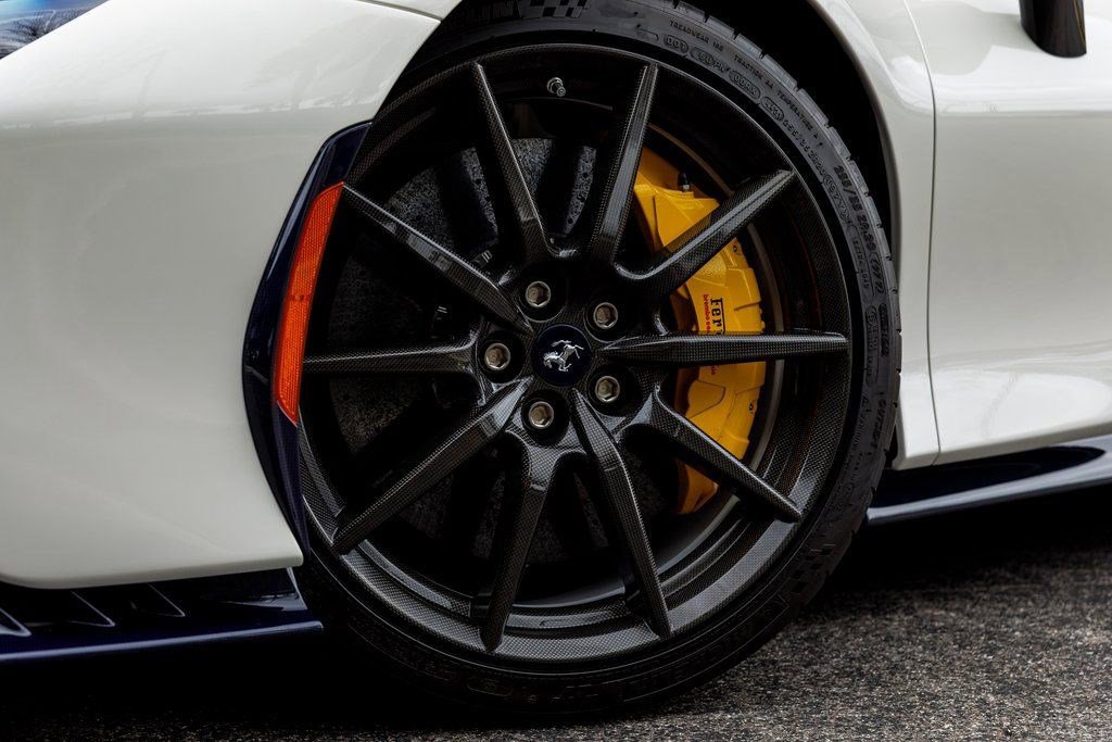 Used 2022 Ferrari SF90 Spider image 10