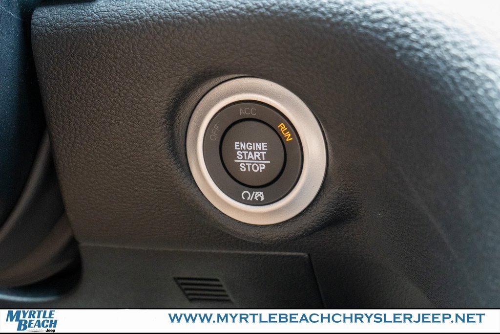New 2026 Chrysler Pacifica Select image 29