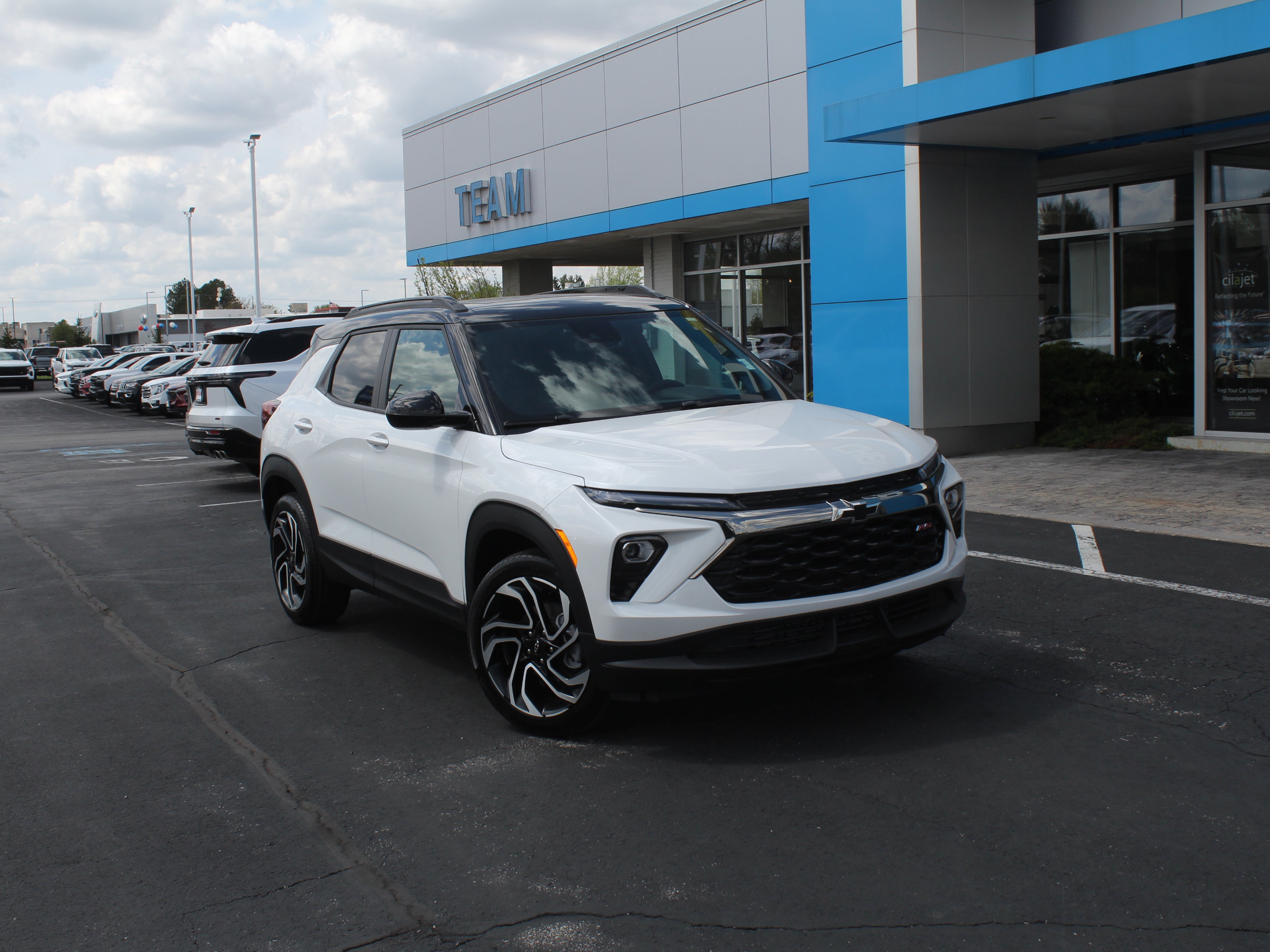 New 2026 Chevrolet TrailBlazer RS w/ Convenience Package AWD/4WD image 2