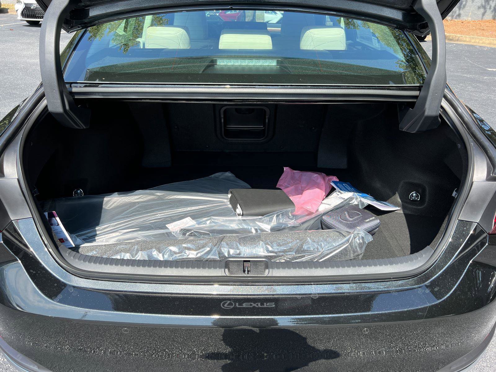 New 2025 Lexus ES 300h w/ Premium Package image 13