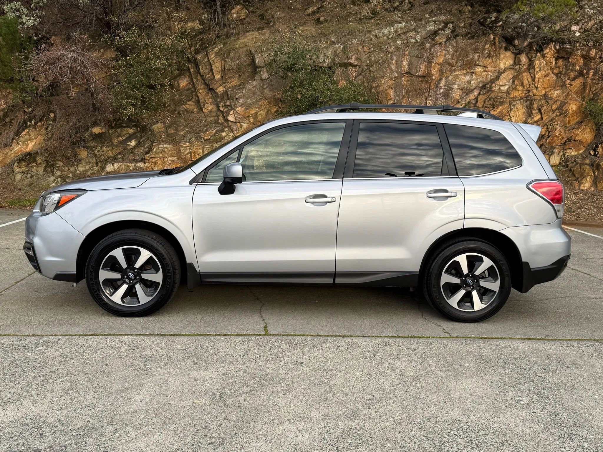 Used 2017 Subaru Forester 2.5i Limited image 2