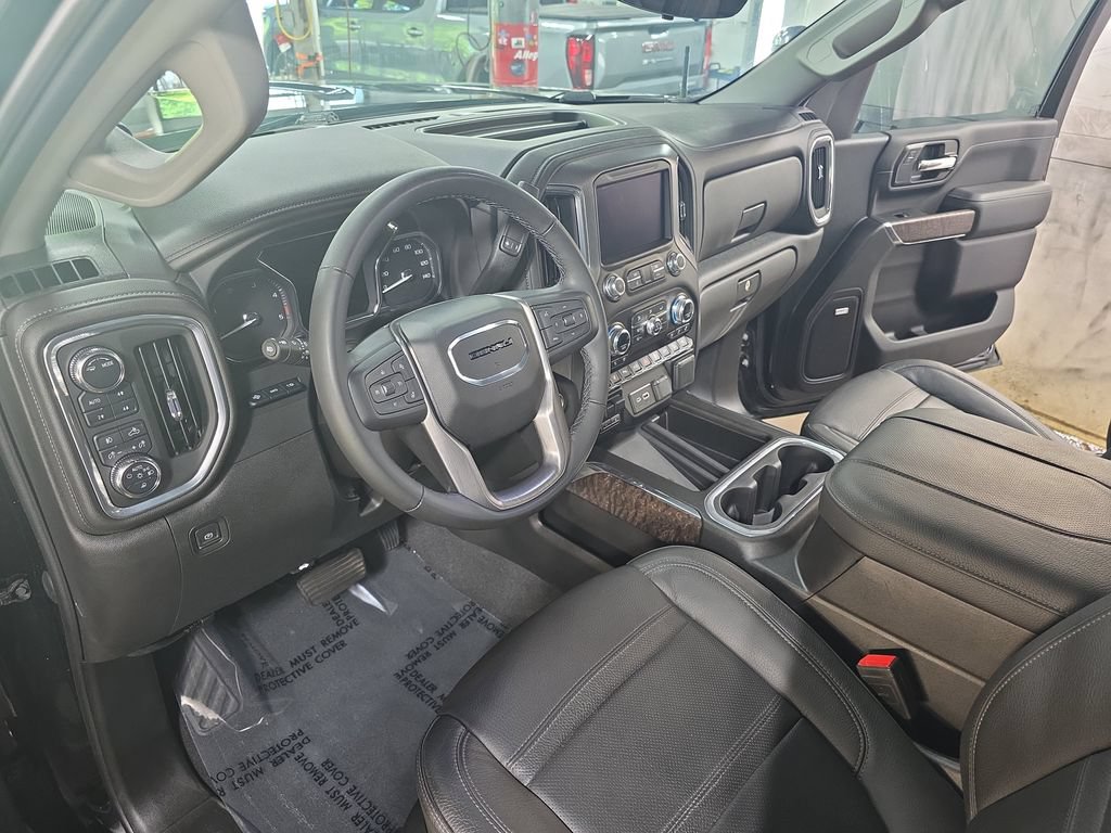 Used 2023 GMC Sierra 2500 Denali w/ Denali Black Diamond Edition AWD/4WD image 15