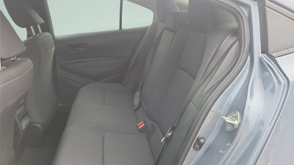 Used 2025 Toyota Corolla LE FWD image 10