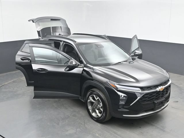 Used 2026 Chevrolet Trax LT w/ Driver Confidence Package FWD image 48