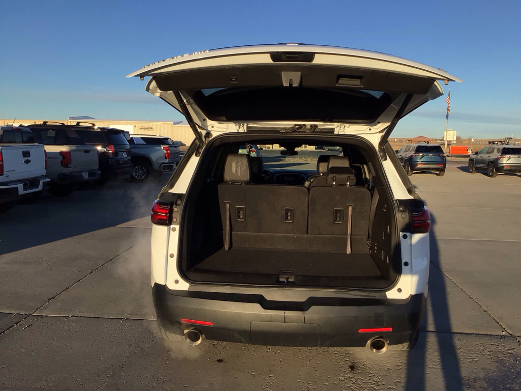 Used 2023 Chevrolet Traverse LT image 5