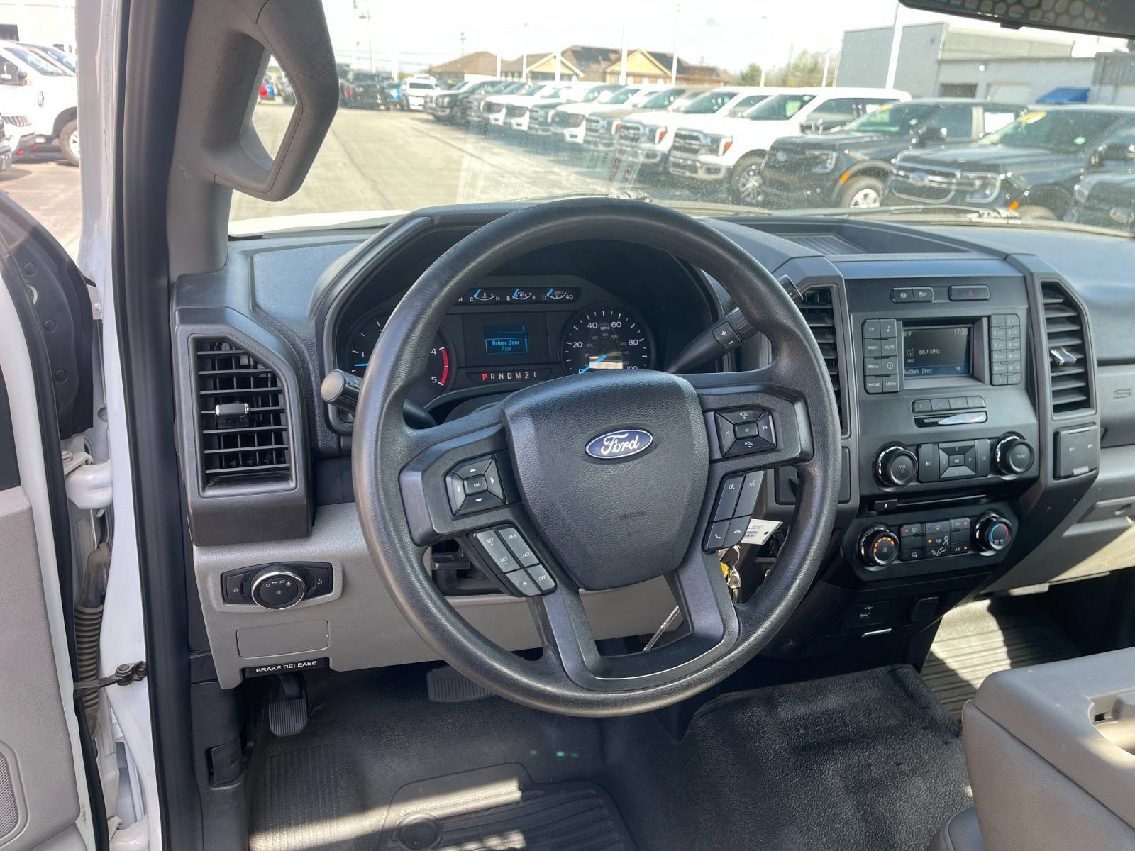 Used 2018 Ford F550 2WD Regular Cab Super Duty image 15