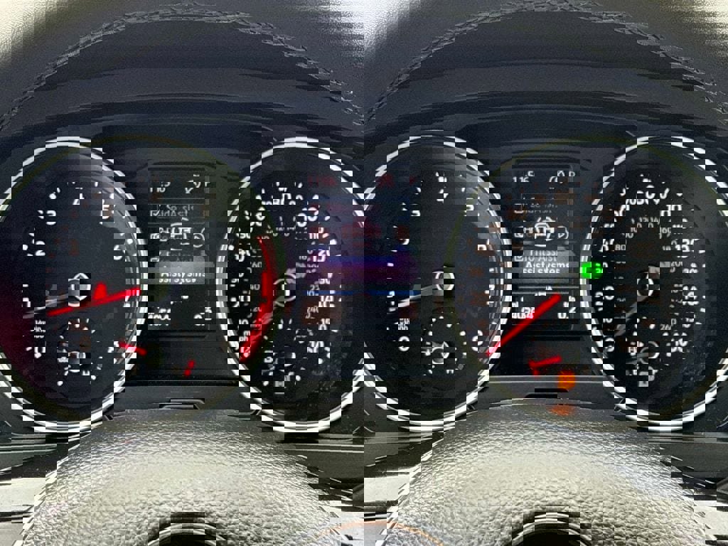 Used 2020 Volkswagen Tiguan SE w/ Panoramic Sunroof Package image 25