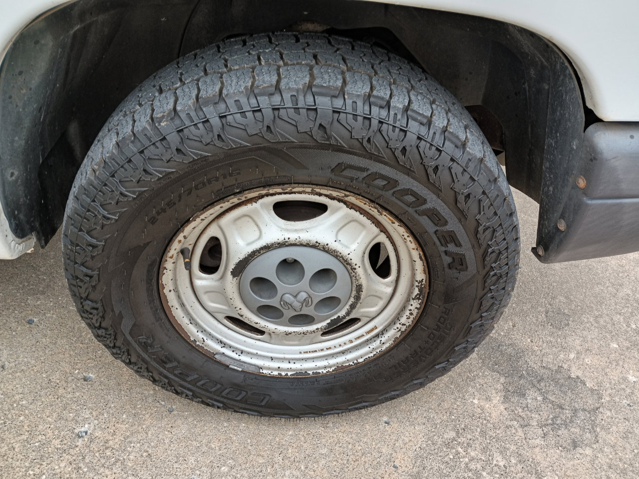 Used 2004 Dodge Dakota 2WD Club Cab w/ Hd Service Group image 28