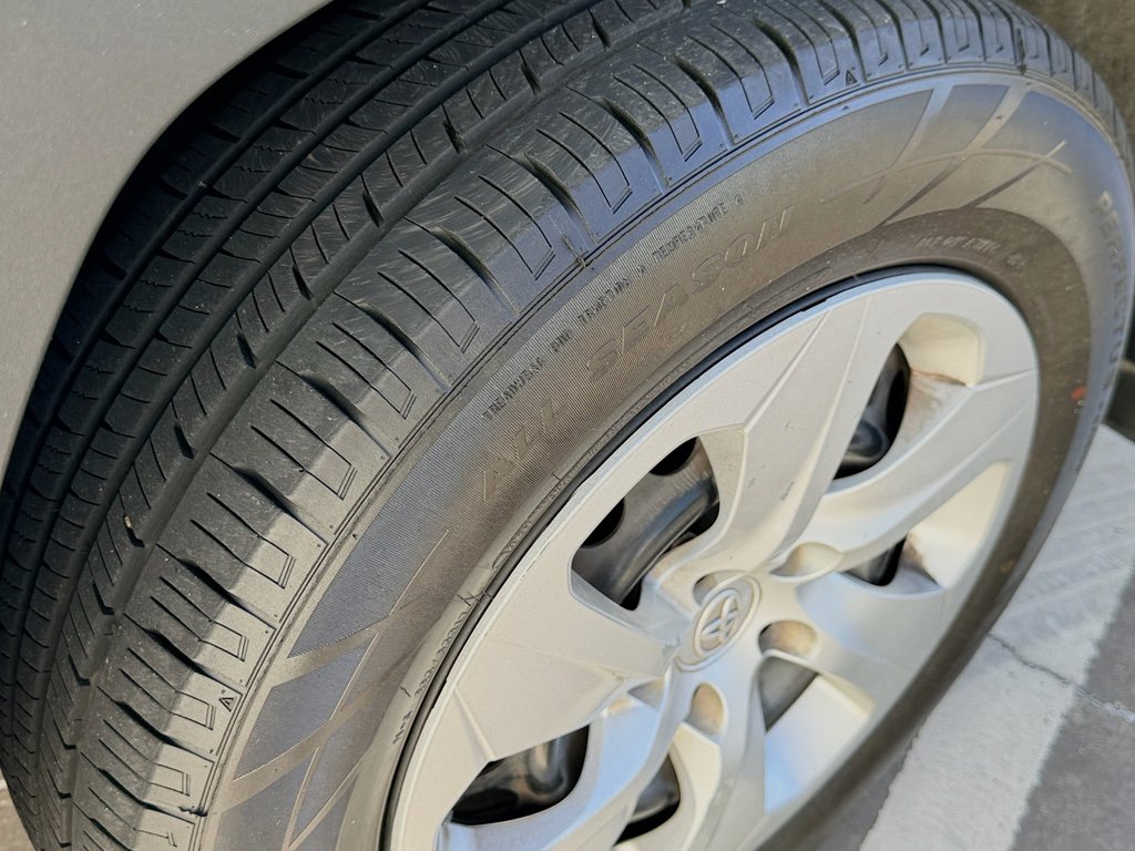 Used 2022 Toyota RAV4 LE image 13