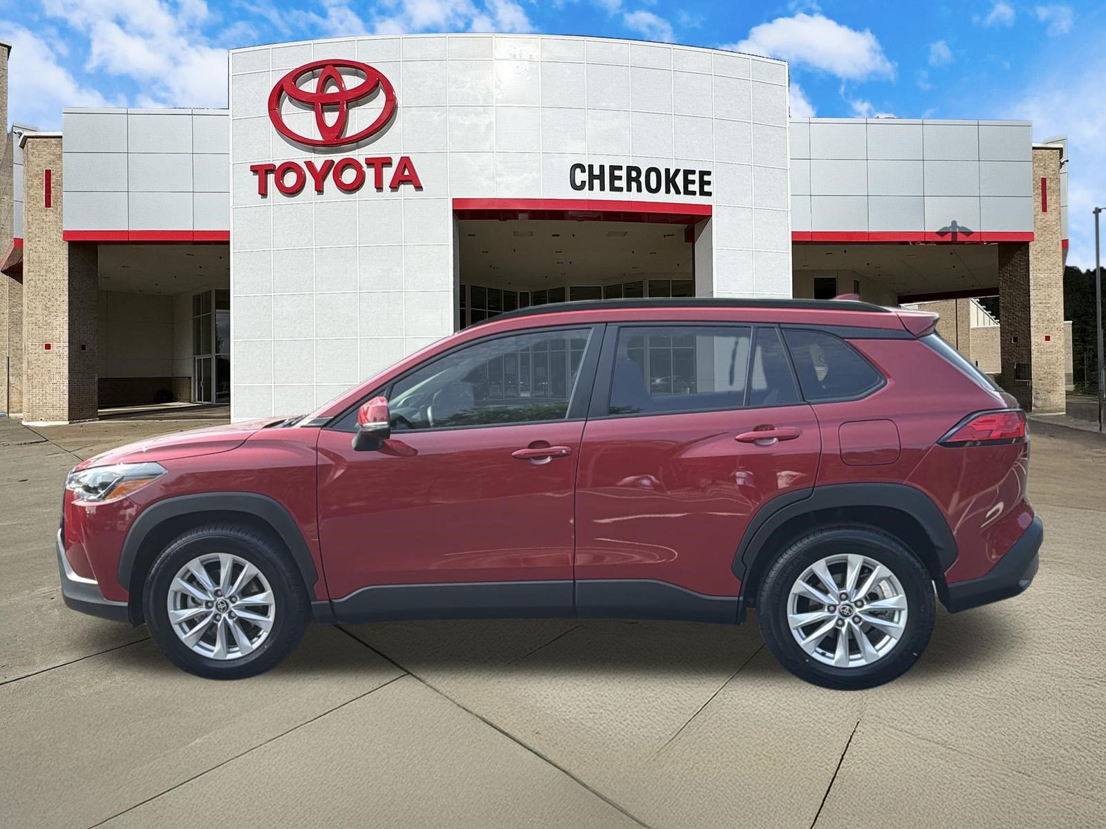 Used 2022 Toyota Corolla Cross LE w/ Moonroof Package FWD image 8