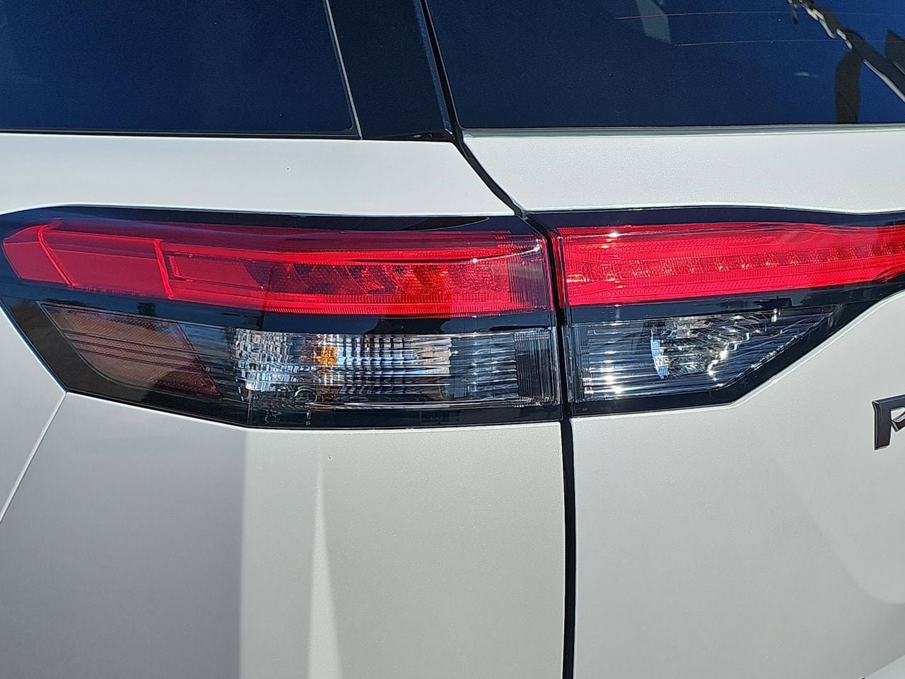 New 2026 Nissan Pathfinder SL FWD image 13