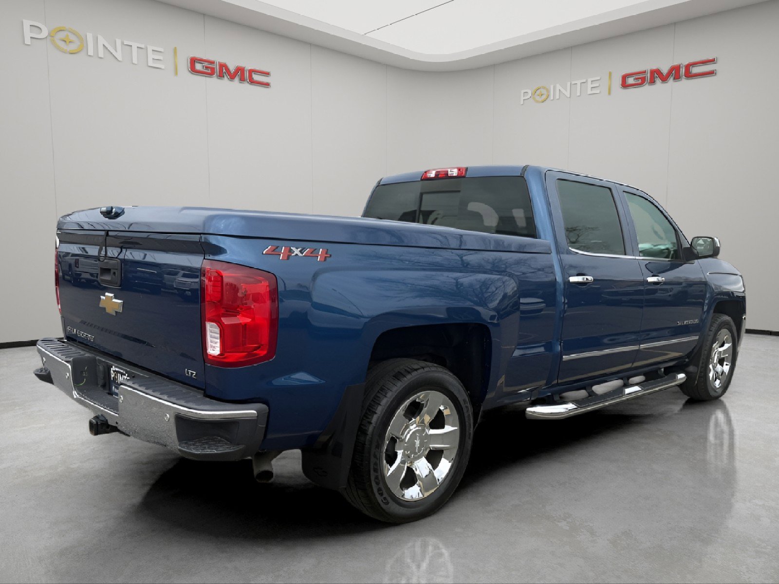 Used 2018 Chevrolet Silverado 1500 LTZ w/ LTZ Plus Package image 3