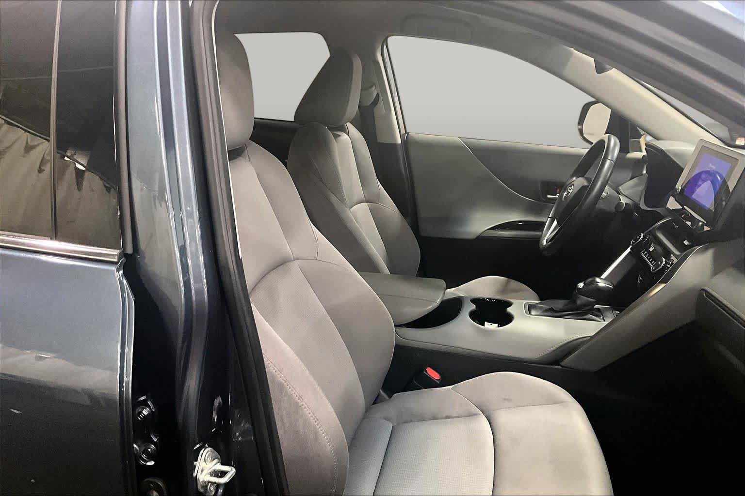 Used 2023 Toyota Venza LE AWD/4WD image 9